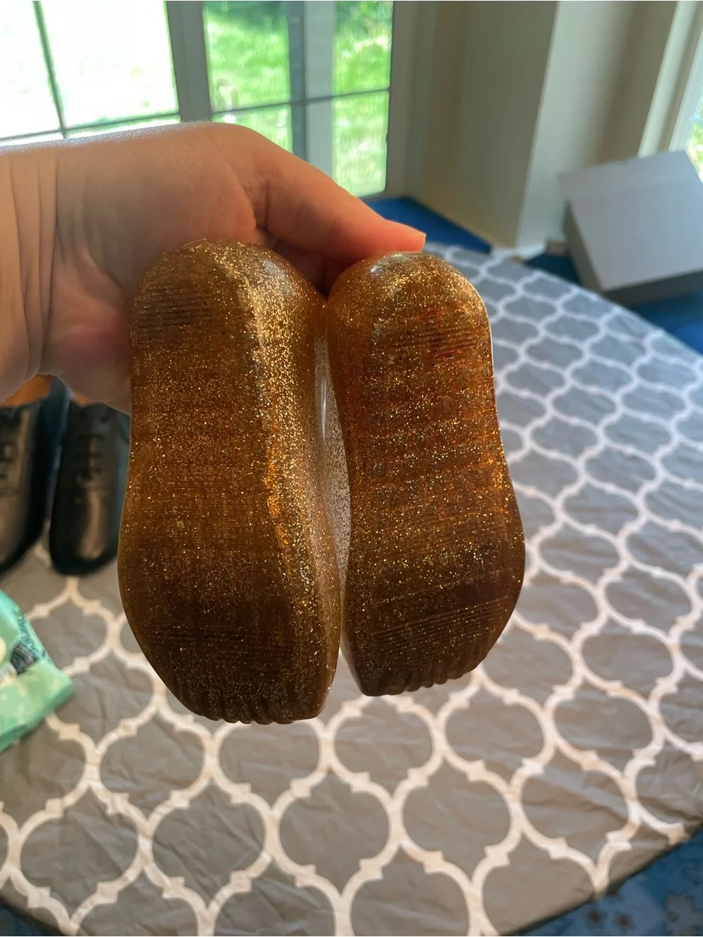 Baby/toddler Girls' size 7 Sparkle Mary Jane jelly Shoes in Gold so precious